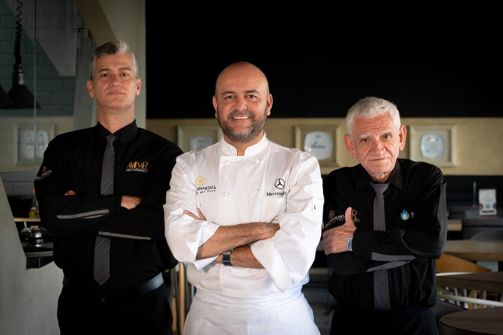 Retrato de un equipo de cocina profesional